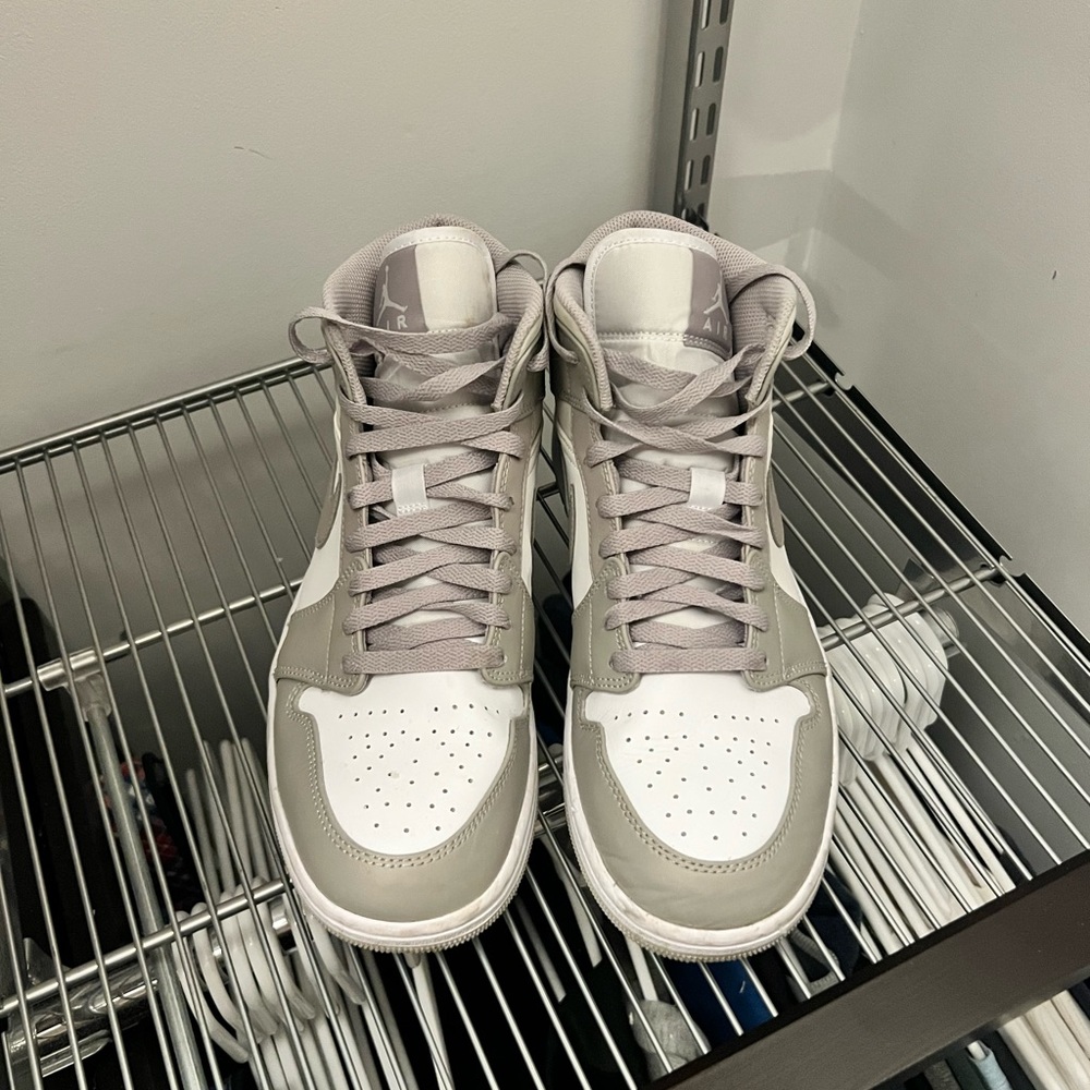 Nike Air Jordan 1 Mid- College Grey - Picture 5 of 8